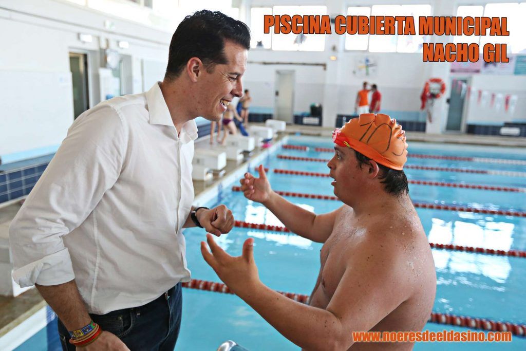 Alcalde-y-Nacho-piscina-cubierta-elda