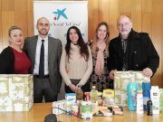La Obra Social «La Caixa» colabora con Cáritas entregando 250 lotes de alimentos e higiene personal.