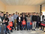 Los alumnos del IES La Torreta han entregado al Ayuntamiento las doscientas antorchas led que se utilizarán en la Bajada de Bolón