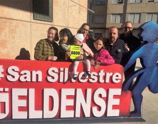Una niña de año y medio llevará el dorsal 6000 de la San Silvestre que se ha entregado esta mañana