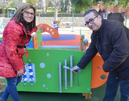 Un nuevo paso en accesibilidad en Petrer con los juegos adaptados del Parque 9 de Octubre