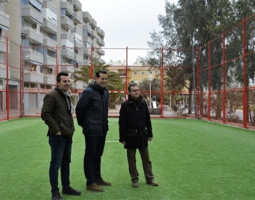 El Ayuntamiento renueva cuatro pistas urbanas de multideporte