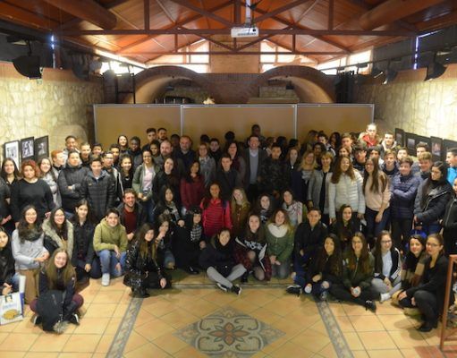 Petrer recibe la visita de cuarenta estudiantes de París y Londres