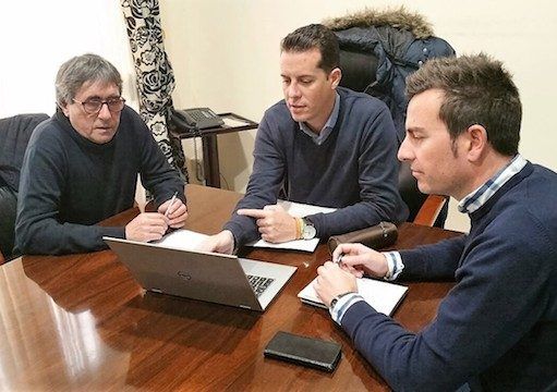 Un total de 24 personas desempleadas se incorporan a dos planes de empleo de jardinería, albañilería y pintura