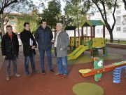 El Ayuntamiento renueva los juegos infantiles y el pavimento de los parques Severo Ochoa y Rotonda Moros y Cristianos