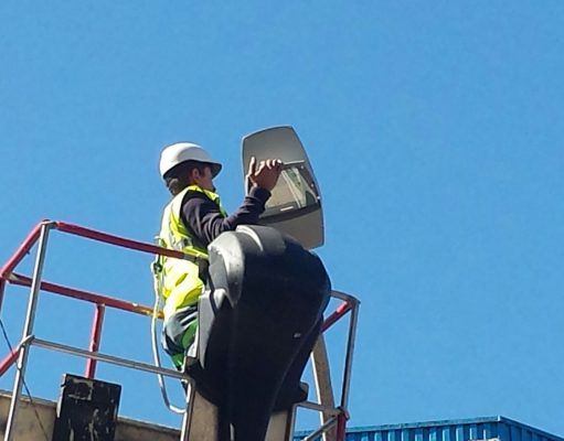 El Ayuntamiento mejora y renueva los sistemas del alumbrado público en varias zonas de Elda