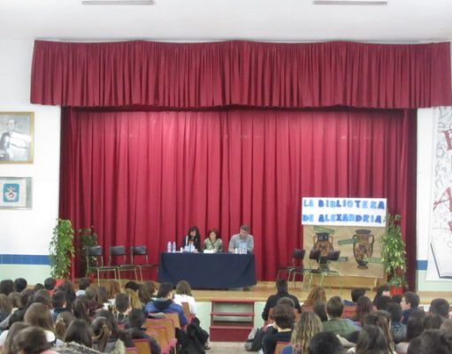 Queremos salvar el salón de actos del ies Azorín de Petrer