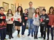 El alcalde recibe a los seis alumnos y alumnas que han obtenido el Premio Extraordinario de Educación Primaria