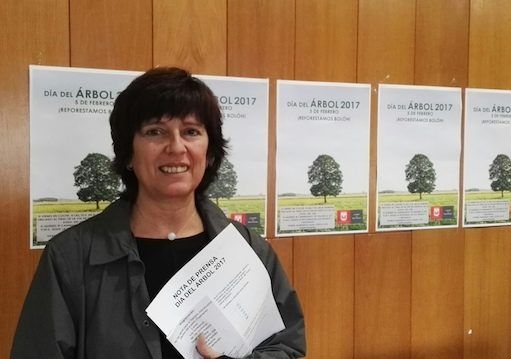 Medio Ambiente celebra el día del árbol reforestando la ladera de Bolón