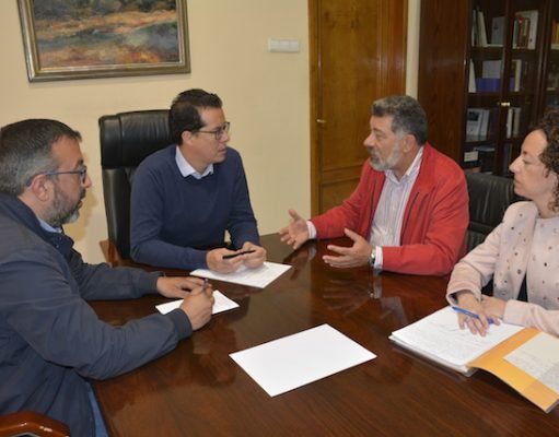 Los alumnos del ciclo de Emergencias y Medio Ambiente del IES Valle de Elda podrán hacer prácticas en el Ayuntamiento