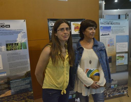El vestíbulo del Museo del Calzado acoge la exposición “¿Qué aire respiramos?”