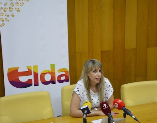 Turismo valora positivamente el papel del quiosco de la Plaza Sagasta en la promoción de fiestas de Moros y Cristianos