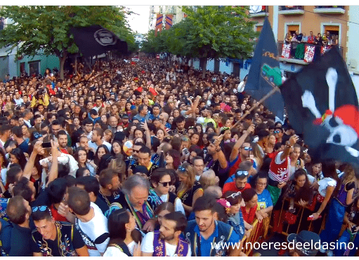 La entrada de Bandas y nuestro pasodoble Idella – Moros y Cristianos Elda