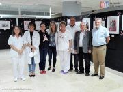 Presentada la exposición fotográfica del calendario solidario de cáncer de mama en el Hospital Universitario de Elda