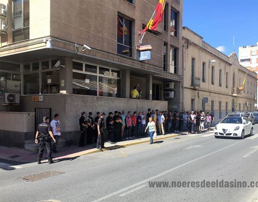 Protesta conjunta en Elda de la Policía Nacional y la Guardia Civil, en apoyo a sus compañeros en Cataluña