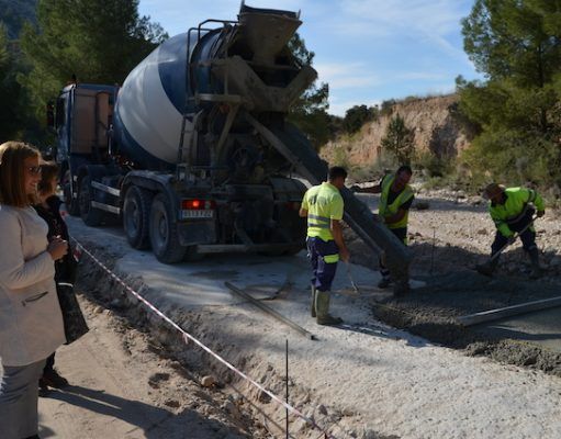 El Ayuntamiento de Petrer repara el camino de Caprala