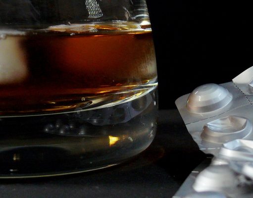 Policía Local de Elda intensificará el control de consumo de bebidas alcohólicas y sustancias estupefacientes durante las fechas navideñas