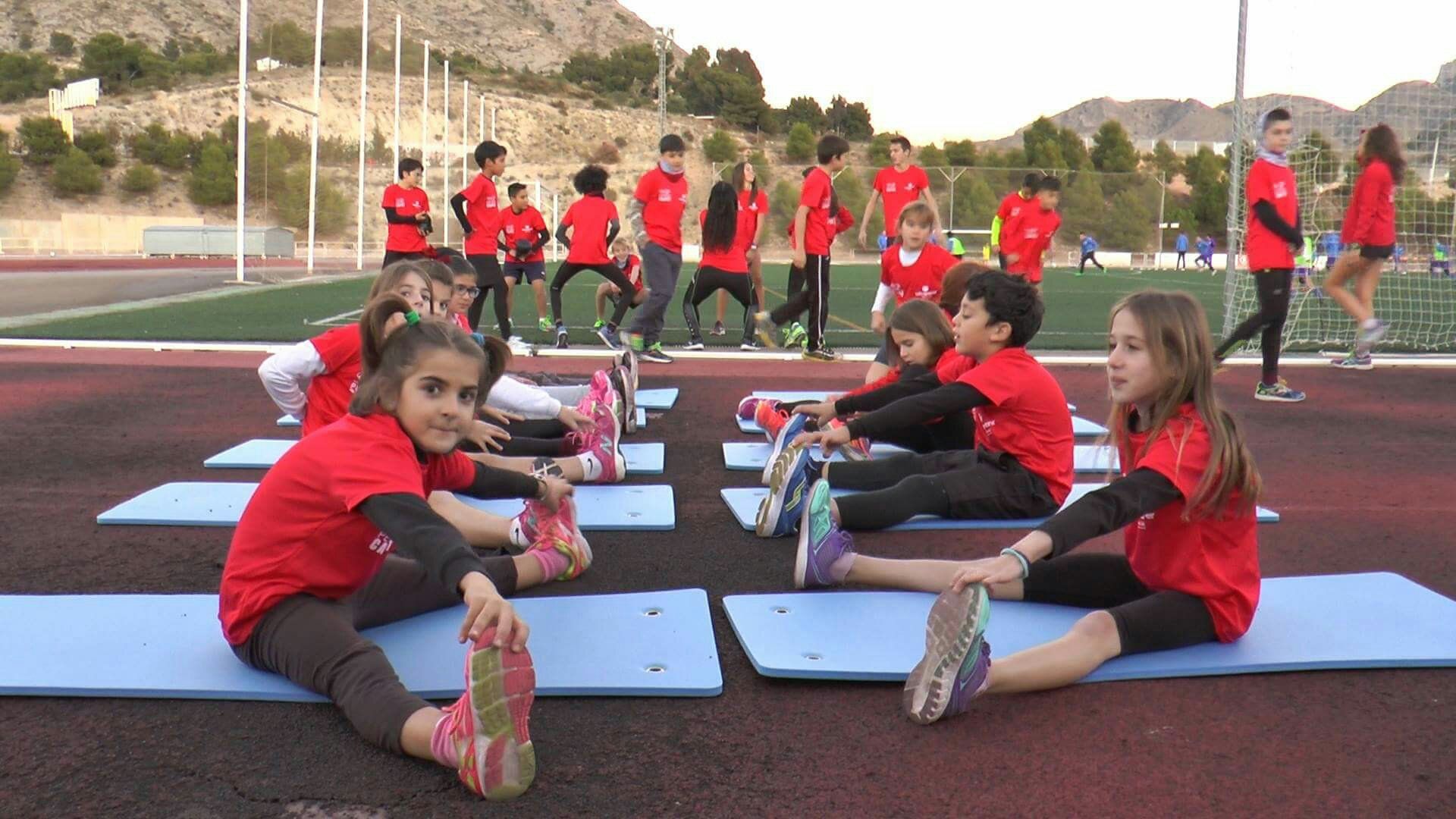 En la escuela del club se aprende a disfrutar del atletismo