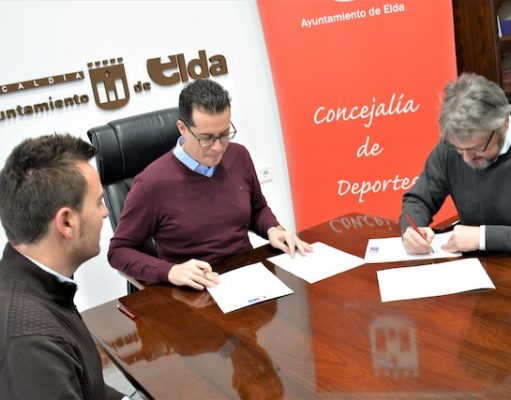 El Ayuntamiento de Elda y el Centro Excursionista Eldense firman un convenio para el desarrollo de actividades deportivas