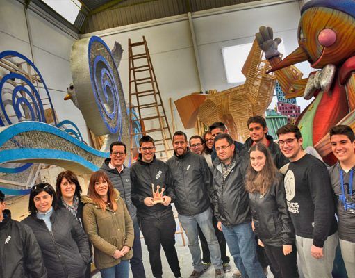 Visita al taller de las carrozas y boatos que acompañarán a los Reyes Magos de Elda