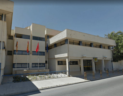 El Ayuntamiento de Elda apartará cautelarmente del servicio al policía local detenido ayer por la presunta comisión de varios delitos