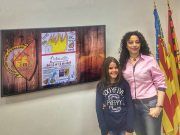 La niña Lucía Plaza Monzó, ganadora del concurso de carteles del Medio Año Fallero