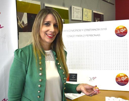 Turismo de Elda – Campaña Día 37 con chapas y concurso