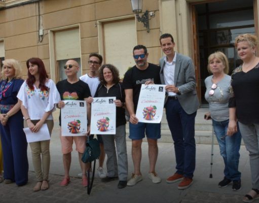 El Ayuntamiento de Elda pone la bandera arcoiris en el Día del Orgullo LGTBI como muestra de reconocimiento a este colectivo