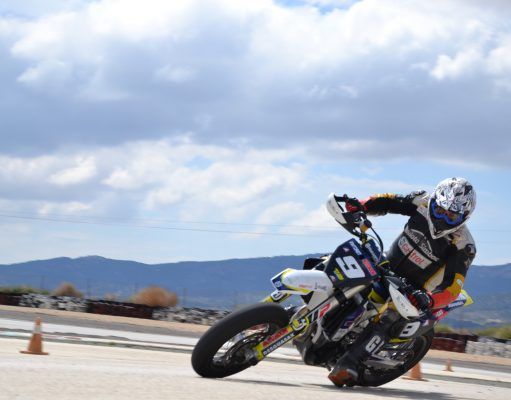 Nacho “Pintoret” y su equipo en el nacional de Supermotard Noticias Petrer - Nacho "Pintoret" al Supermotard