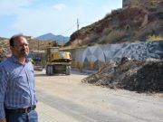 Comienzan las obras para reparar el hundimiento de la calzada en el Paseo de la Mora de Elda