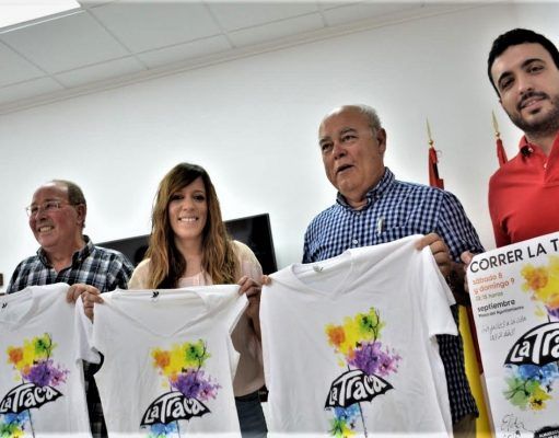 Presentación de la camiseta para “correr la traca” Elda 2018, creada por el eldense Pepe Ortín Noticias Elda - Camiseta 2018 Correr la Traca Elda