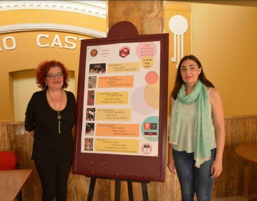 El grupo Carasses presenta la programación de la XIII Muestra de Teatro Amateur en el Teatro Castelar