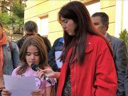 La corporación municipal ha querido dar voz a las niñas de todo el mundo con la lectura de un Manifiesto, de la que se ha encargado la Fallera Mayor Infantil de este año, Lucía Plaza.