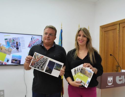 El Ayuntamiento presenta el folleto turístico ‘Elda ciudad de contrastes’ y otorga el carnet de embajador de Elda a Juan Justamante