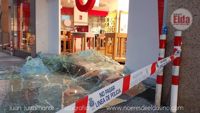 Robo tienda de telefonía Elda 15-10-2018