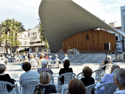 La Semana del Mayor comienza con chocolatada y teatro en la Plaza Castelar de Elda