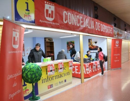 Inscripción y recogida de dorsales para la San Silvestre Eldense, en el Mercado Central de Elda