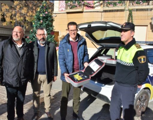 la Policía Local dispondrá de tres desfibriladores portátiles. Ayuntamiento de Elda