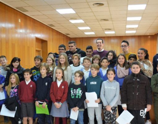Los niños toman el control de Elda durante el pleno infantil
