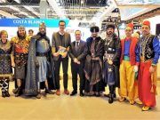 Los Moros y Cristianos de Elda presentaron en Fitur el folleto promocional de su 75 aniversario