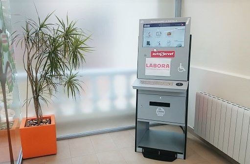 Idelsa dispone de un nuevo cajero AutoServef en las oficinas del Jardín de la Música de Elda