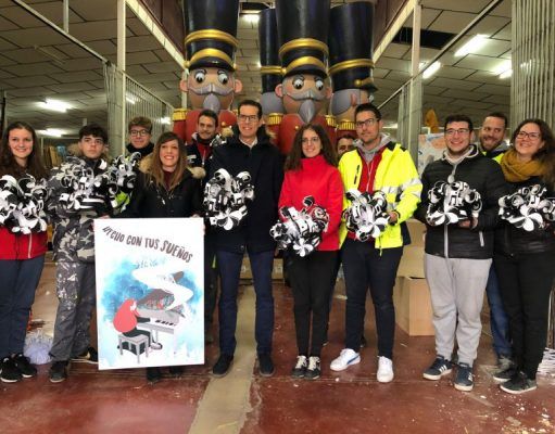 Trece carrozas, 1.800 participantes y actuaciones musicales durante la cabalgata de los Reyes Magos 2019 de Elda