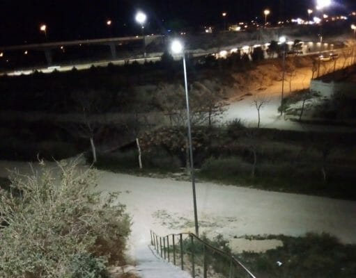 El Ayuntamiento de Elda ilumina y repara los accesos a las instalaciones de la Sismat desde el barrio de Huerta Nueva