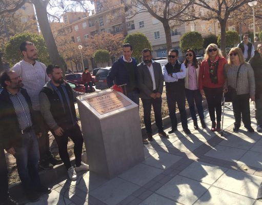 El Ayuntamiento de Elda inaugura la plaza dedicada a Teófilo del Valle