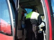 La Policía Local de Elda inmoviliza un autobús escolar cuyo conductor ha dado positivo por drogas