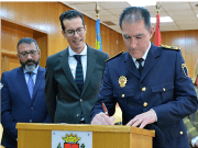 El nuevo Comisario Principal de la Policía Local de Elda, Francisco Cazorla, toma posesión de su cargo Francisco Cazorla Comisario Principal de la Policía Local de Elda