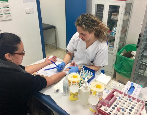 Los hospitales de Elda y Alicante colaboran en un trabajo sobre alergia a un excipiente utilizado en medicamentos, cosméticos y alimentos Pruebas de alergia