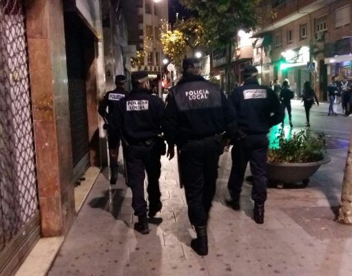 Campaña de control de las terrazas de los establecimientos de hostelería en Elda