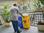 Petrer incrementa la recogida selectiva en los contenedores de papel y plástico en un 20% Contenedores ligeros reciclaje Petrer