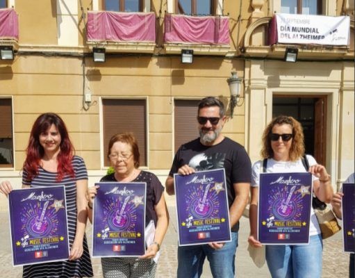 El Ayuntamiento de Elda se suma a los actos del Día Mundial del Alzheimer con la colocación de una pancarta en el balcón consistorial